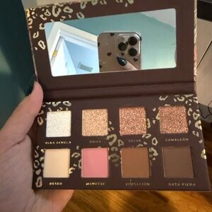 Glam Eyeshadow Palette with Mirror